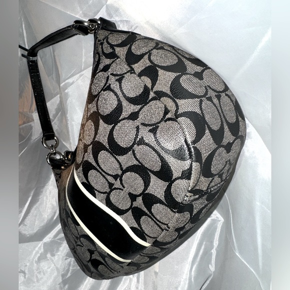 Coach shoulder bag - Picture 5 of 11